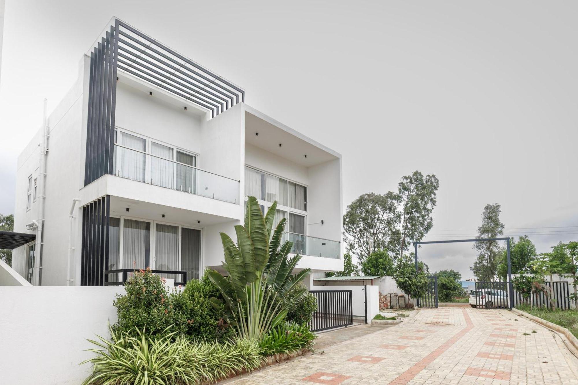 Celestial Sapphire Villa Pvt Pool Veg Food 4Bhk Dod Ballāpur Exterior foto